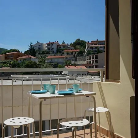 Rosanna - Intermezzo In Center Of Apartment Rabac